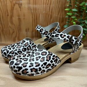 Sven Leopard print leather clogs